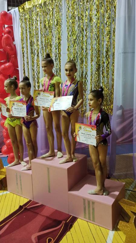 Шестнадцать медалей измаильских гимнасток на турнире "Валентинка" - Город 24