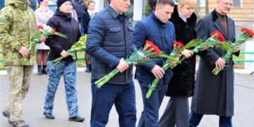 В Измаиле День Небесной сотни отметили митингом и возложением цветов — Город 24 (ФОТО)