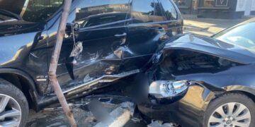 В Измаиле ДТП с повтрадавшими: в районе Центрального рынка Skoda вытолкала BMW X5 на тротуар