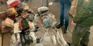 В Одессу пытались ввезти поддельные сумки Gucci и Louis Vuitton