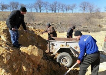 В селі Делень провелись роботи з підсипки автомобільних доріг жерствою