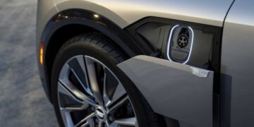 Совершенно секретно: Cadillac показал дилерам новый электрокар » Автоновости