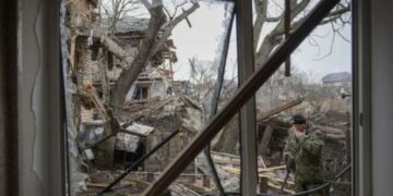 Россия обстреляла дома в селе Сумской области – двое погибших