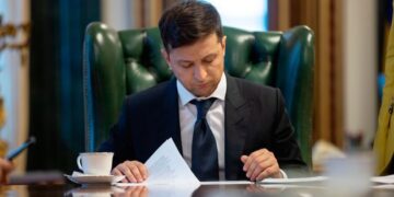 Володимир Зеленський підписав антирейдерський закон