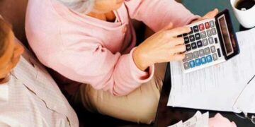 Українцям тричі підвищать пенсії: коли чекати та кому пощастить