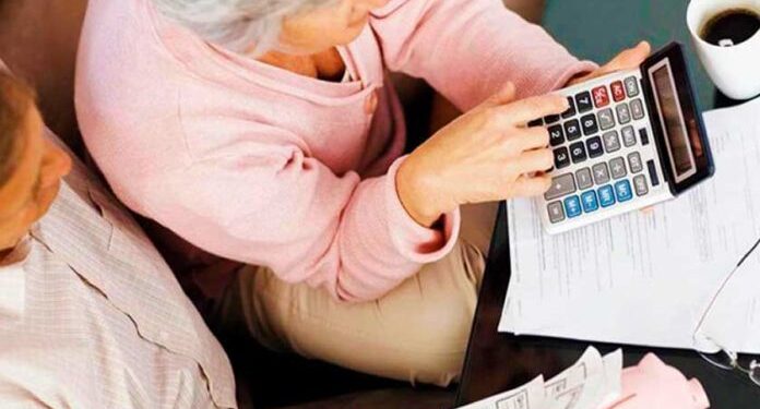 Українцям тричі підвищать пенсії: коли чекати та кому пощастить