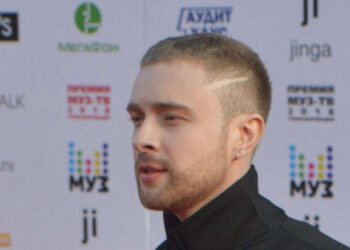 Егор Крид пожаловался на преследующую его неадекватную фанатку