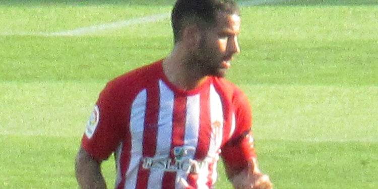 Полузащитник «Осасуны» привёз в Польшу несколько грузовиков гуманитарной помощи для украинцев (27 марта 2022 г.) — Новости футбола