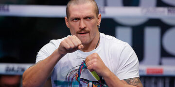 Усик высказался против женского бокса