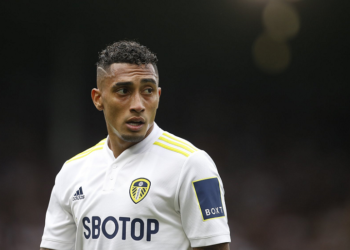 «Барселона» веде перемовини з «Лідсом» про перехід Рафіньї (23 марта 2022 г.) — Новости футбола