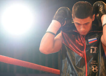 Бивол защитил титул чемпиона мира в полутяжелом весе по версии WBA