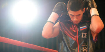 Бивол защитил титул чемпиона мира в полутяжелом весе по версии WBA