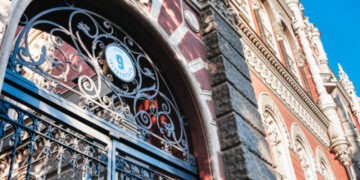 Нацбанк попереджає українців про нові шахрайські схеми під час війни