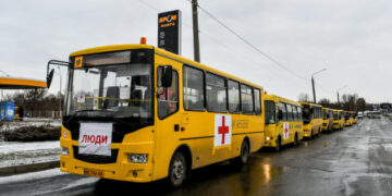 Гуманітарними коридорами за добу евакуювали понад 4,5 тисячі осіб