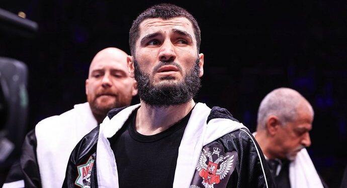 Тренер Бетербиева подтвердил готовность провести бой против Джо Смита-младшего