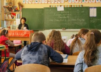 Як працюватимуть школи й дитсадки під час війни: Міносвіти визначило порядок