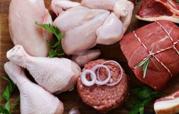 Жителям ЕС советуют “переключиться” с красного мяса на белое