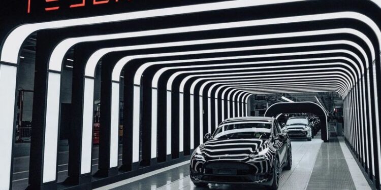 Концерн Tesla начинает поставки Model Y немецкого производства » Автоновости