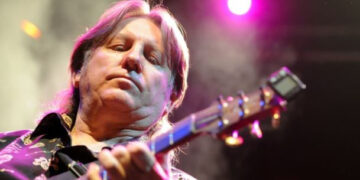 Певец Юрий Лоза заявил, что Алла Пугачева больше не является звездой