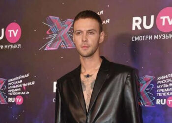 Рудковская призвала певца Барских вернуть музыкальные награды, которые он получил в России