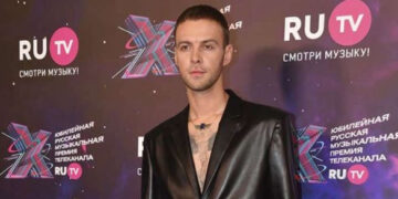 Рудковская призвала певца Барских вернуть музыкальные награды, которые он получил в России