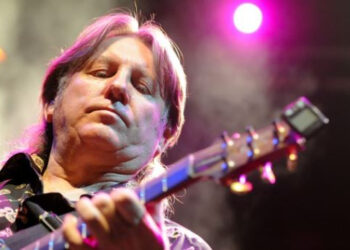 Певец Юрий Лоза заявил, что Алла Пугачева больше не является звездой