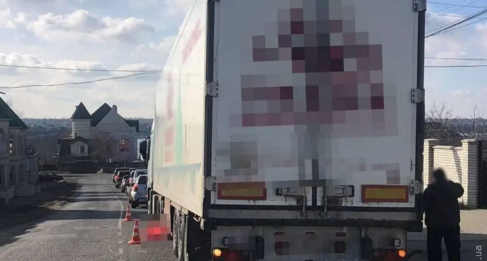 ДТП в Овидиопольском районе: женщина погибла под колесами грузовика