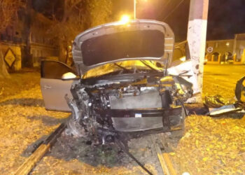 ДТП в Суворовском районе: автомобиль врезался в столб