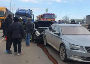 ДТП в Суворовском районе: фура протаранила два автомобиля