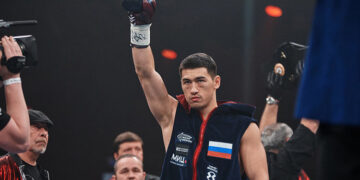 Бивол на классе выиграл уникальный бой за титул. Дмитрий уже круче Валуева и Лебедева