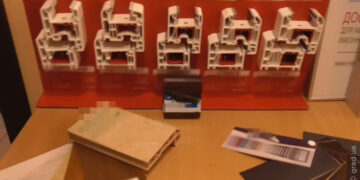 Группа мошенников продавала несуществующие металлопластиковые окна