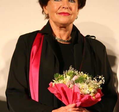 К чему приводит война между родителями. Психолог об Аршавине и Фатеевой, бросивших детей |