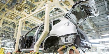 Минпромторг: авторынок РФ готовится попрощаться с моделями ряда иностранных марок — АВТО НОВОСТИ