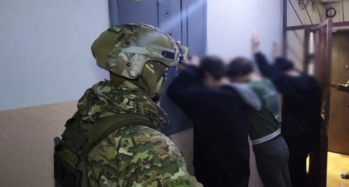 Молодая девушка продавала наркотики на улице и в ночных заведениях