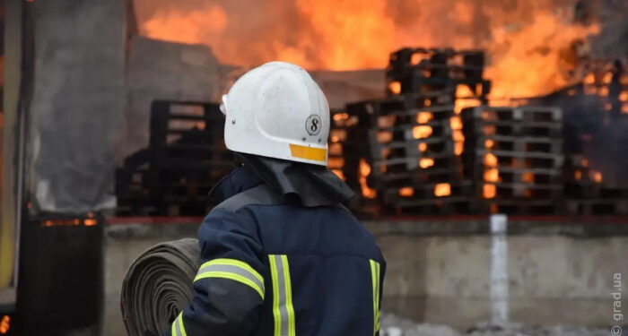 Ночью под Одессой горели склады сети магазинов «Копейка»
