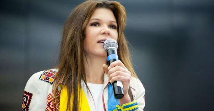 Певица Руслана выпустила к Рождеству музыкальный фильм с колядками