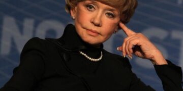 Пластический хирург о лопнувшем грудном импланте Леры Кудрявцевой и лице Веры Алентовой |