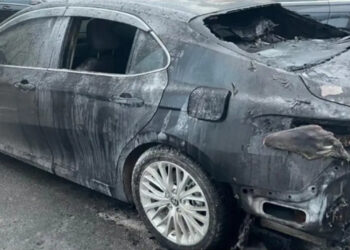 Поджигатели автомобиля на Лидерсовском бульваре задержаны