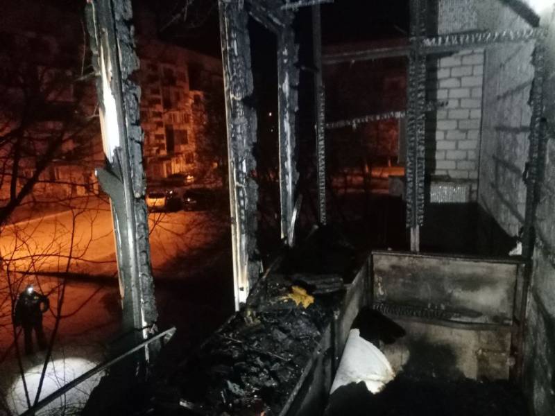 Пожар в пятиэтажке на Нахимова - Город 24 (ФОТО)