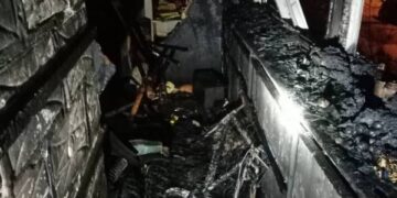 Пожар в пятиэтажке на Нахимова —  (ФОТО)