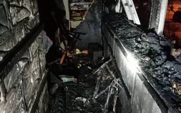 Пожар в пятиэтажке на Нахимова — (ФОТО)