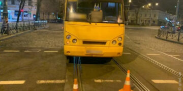 В центре Одессы маршрутный автобус сбил пожилую одесситку