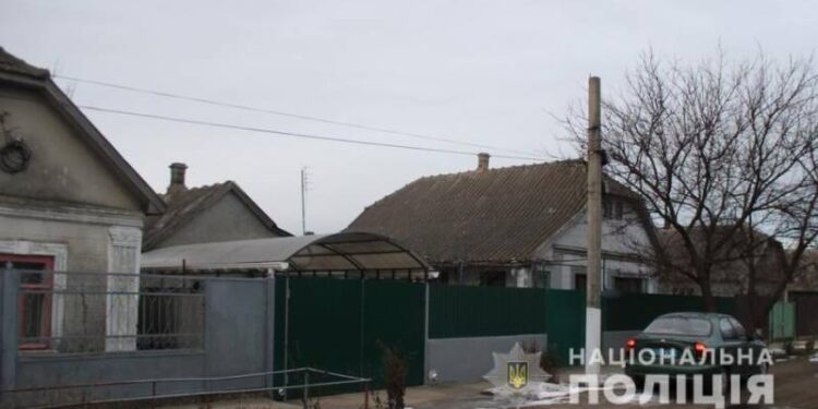 В Измаиле мужчина избил совком пожилого отца: пострадавший в коме