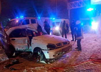 В Одессе водитель не справился с управлением и влетел в отбойник