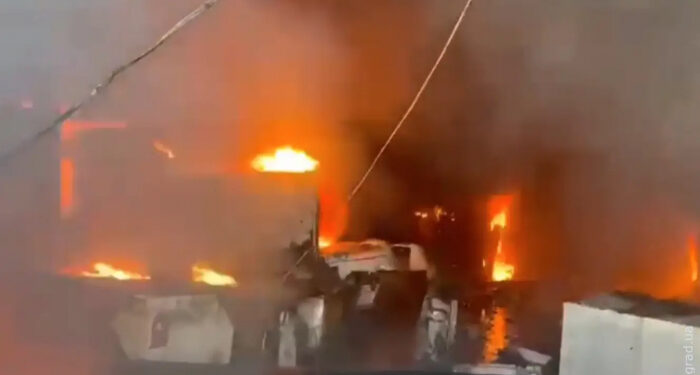 В результате взрыва в Одессе сгорел склад
