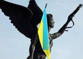В Украине предложили отменить выходные на 8 марта и 1 мая