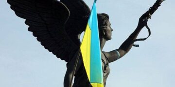 В Украине предложили отменить выходные на 8 марта и 1 мая