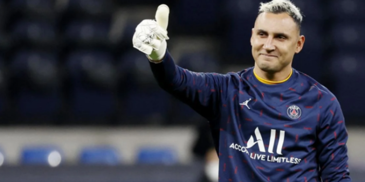 Звездный вратарь разместил у себя дома 30 украинских беженцев