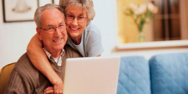 У Пенсійному фонді розповіли, хто має право на достроковий вихід на пенсію