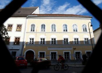 Влада Австрії викупили будинок Гітлера, щоб екстремісти більше ніколи не розглядали його як меморіал нацистів